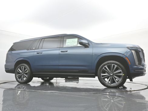 New 2026 Cadillac Escalade ESV Sport image 21