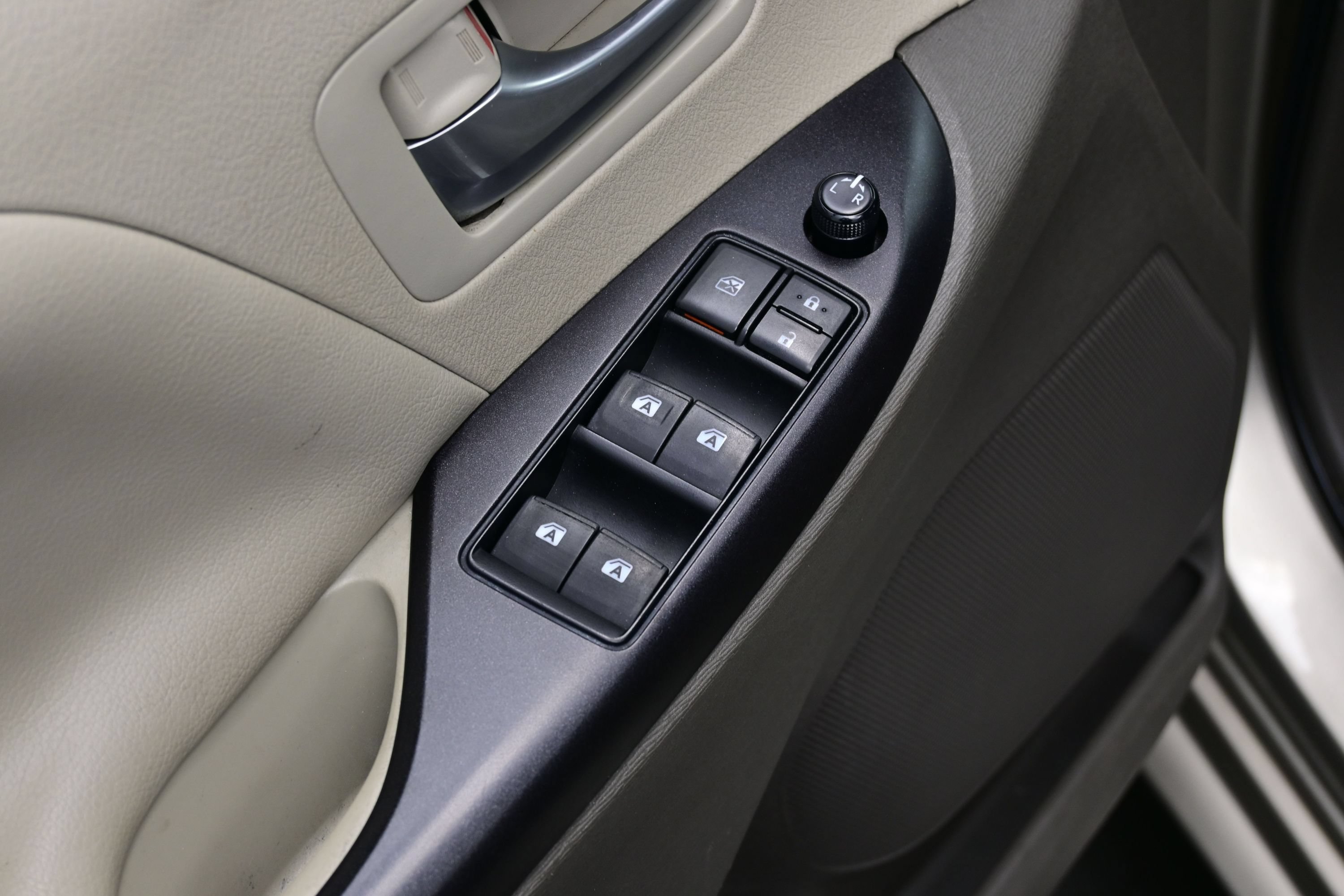 Used 2016 Toyota Sienna LE FWD image 10