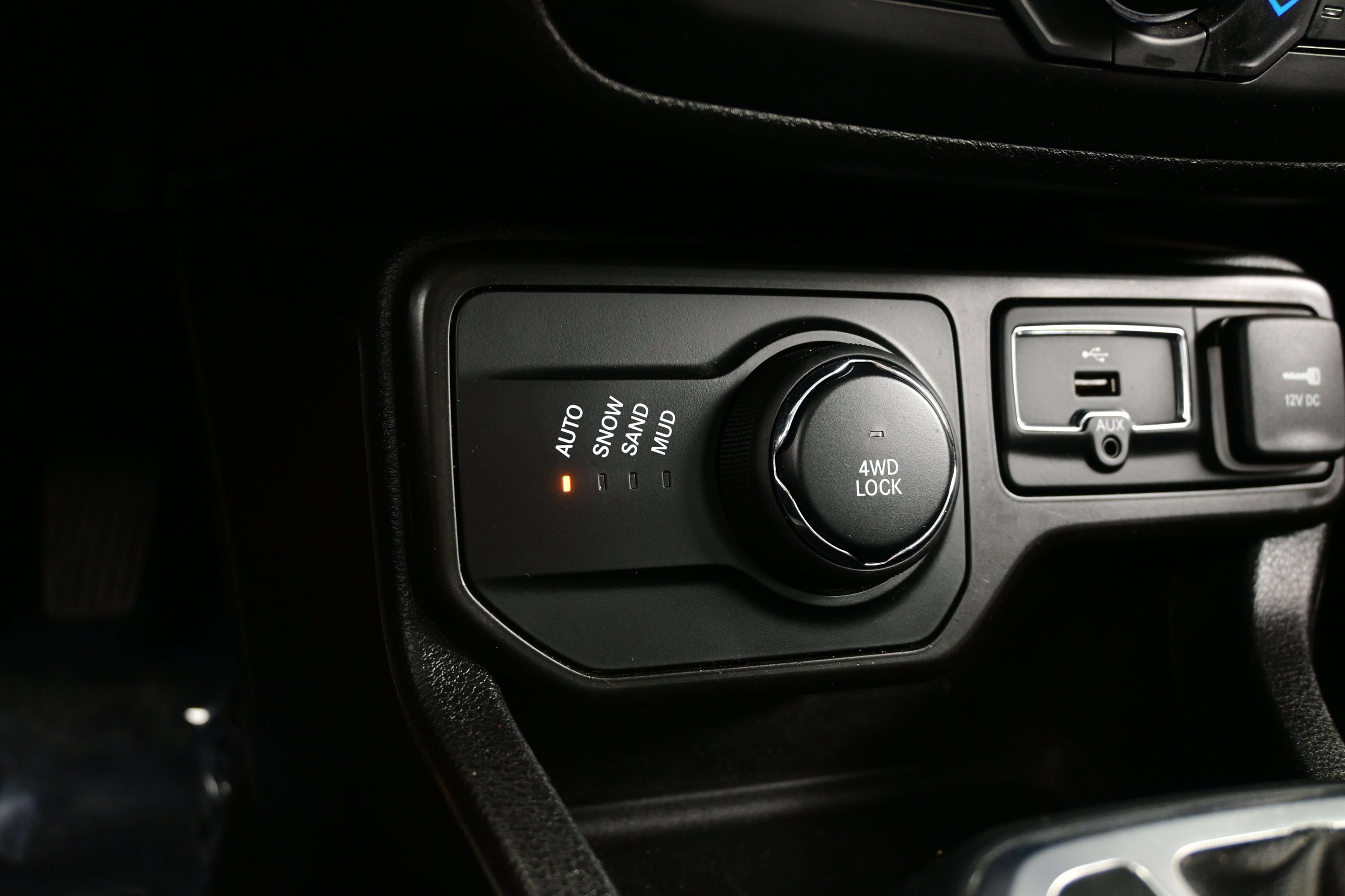 Used 2021 Jeep Renegade Latitude AWD/4WD image 18