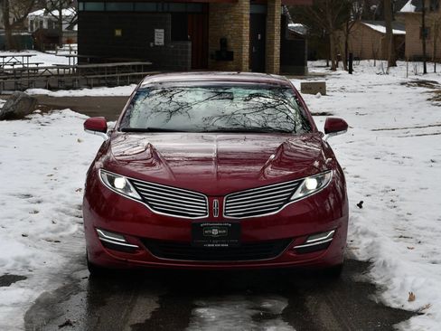 Used 2013 Lincoln MKZ image 2