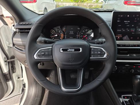 Used 2023 Jeep Compass Latitude w/ Convenience Group AWD/4WD image 32
