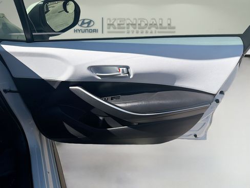 Used 2020 Toyota Corolla SE image 30