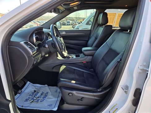 Used 2020 Jeep Grand Cherokee Altitude image 15