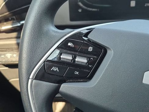 Used 2025 Kia Niro LX FWD image 20