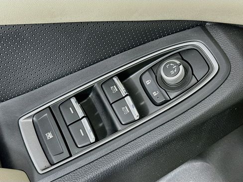 Used 2023 Subaru Ascent Limited AWD/4WD image 17