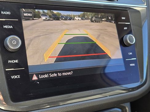 Used 2018 Volkswagen Tiguan SEL image 22