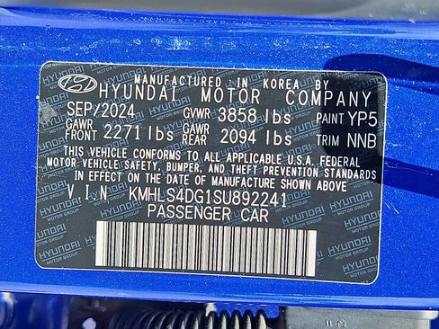 Used 2025 Hyundai Elantra SEL FWD image 29