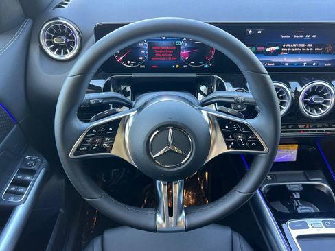 Used 2025 Mercedes-Benz GLA 250 image 25