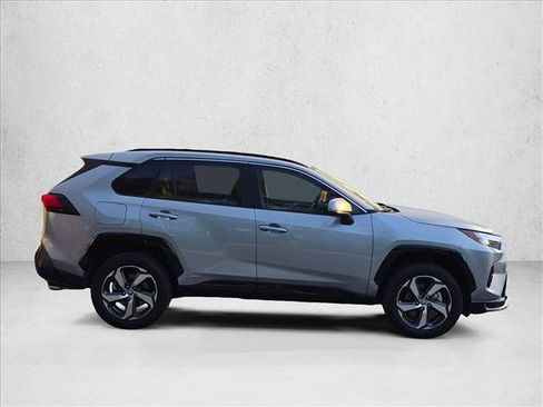 Used 2025 Toyota RAV4 SE w/ Weather & Moonroof Package AWD/4WD image 4