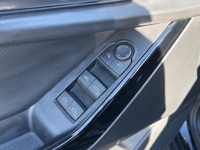 Certified 2025 Chevrolet Equinox LT w/ Safety and Technology Package FWD image 13