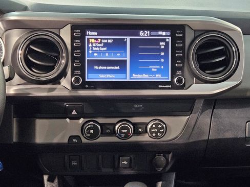 Used 2020 Toyota Tacoma SR5 w/ SR5 Appearance Package (SM) image 16