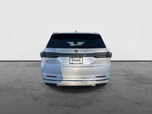 Used 2025 Buick Enclave Avenir w/ Trailering Package, 5000 lbs. image 6