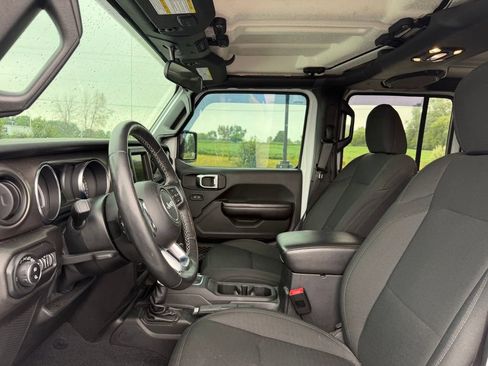 Used 2020 Jeep Gladiator Sport w/ Quick Order Package 24S AWD/4WD image 9
