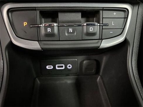 Used 2024 GMC Terrain SLE image 15