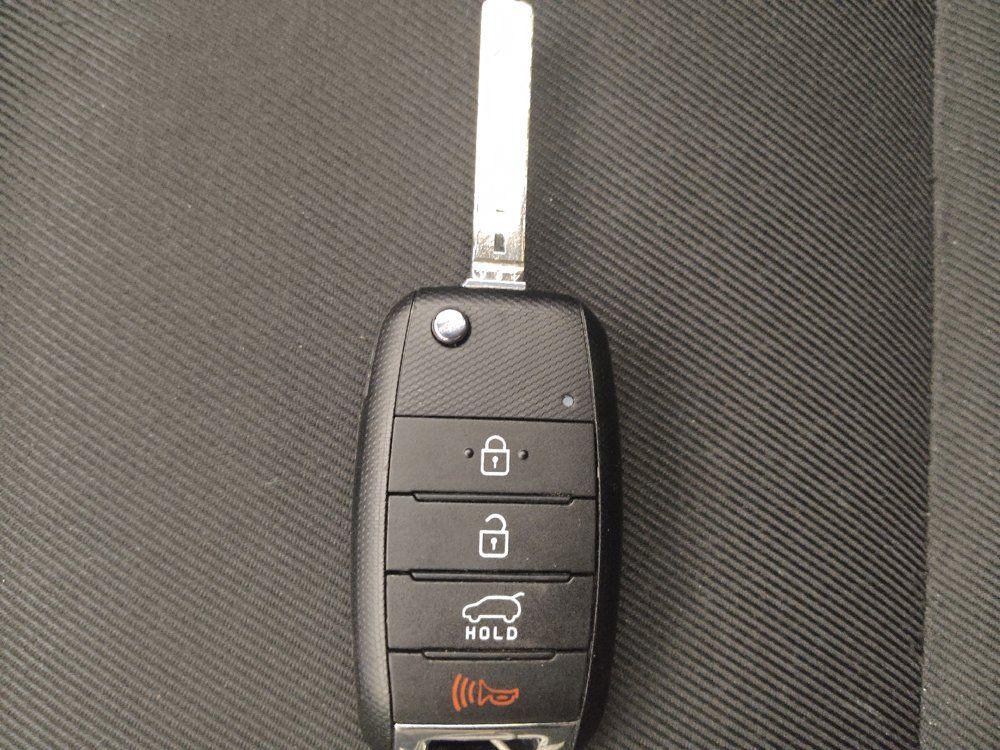 Used 2017 Kia Soul + FWD image 32