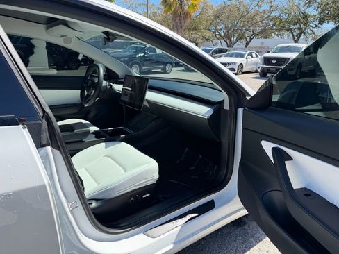 Used 2021 Tesla Model 3 Performance image 29