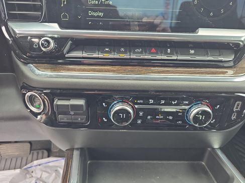 Used 2023 GMC Sierra 1500 Elevation image 29