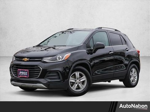 Used 2019 Chevrolet Trax LT w/ LT Convenience Package image 1