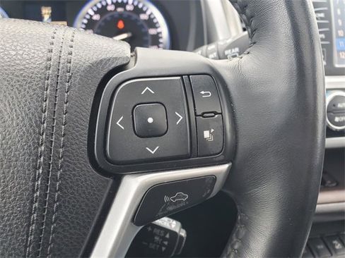 Used 2015 Toyota Highlander Limited Platinum image 21