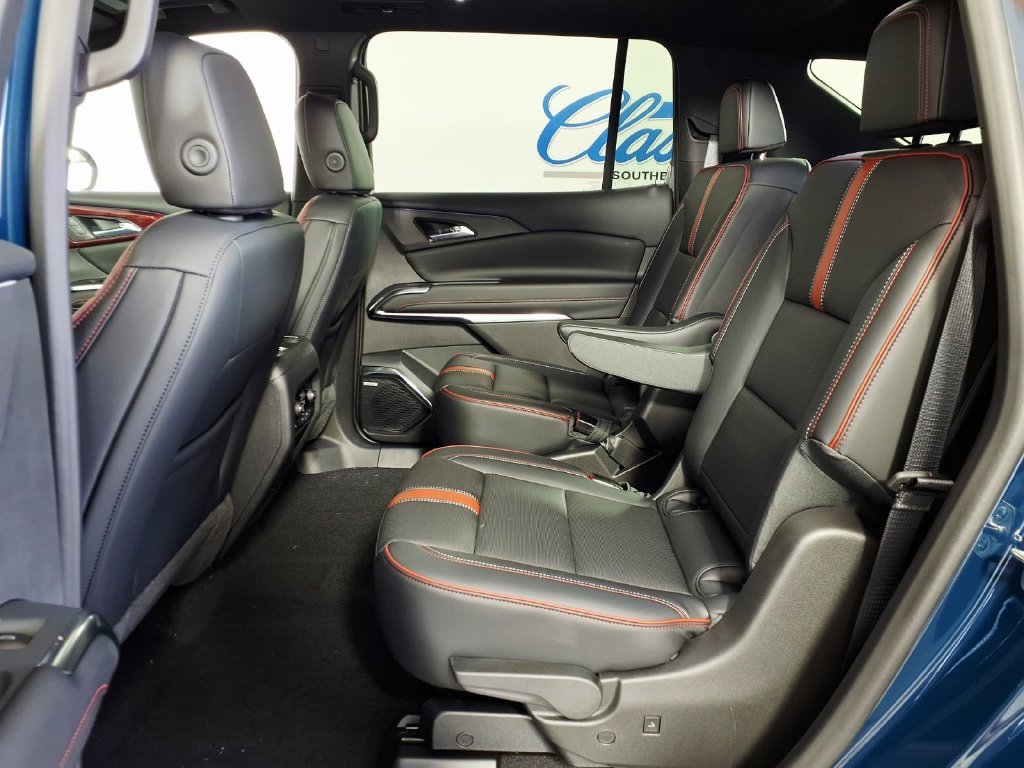 New 2027 Chevrolet Traverse RS FWD image 8