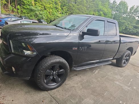 Used 2018 RAM 1500 Express w/ Black Ram 1500 Express Group AWD/4WD image 1