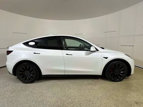 Used 2022 Tesla Model Y Performance AWD/4WD image 6