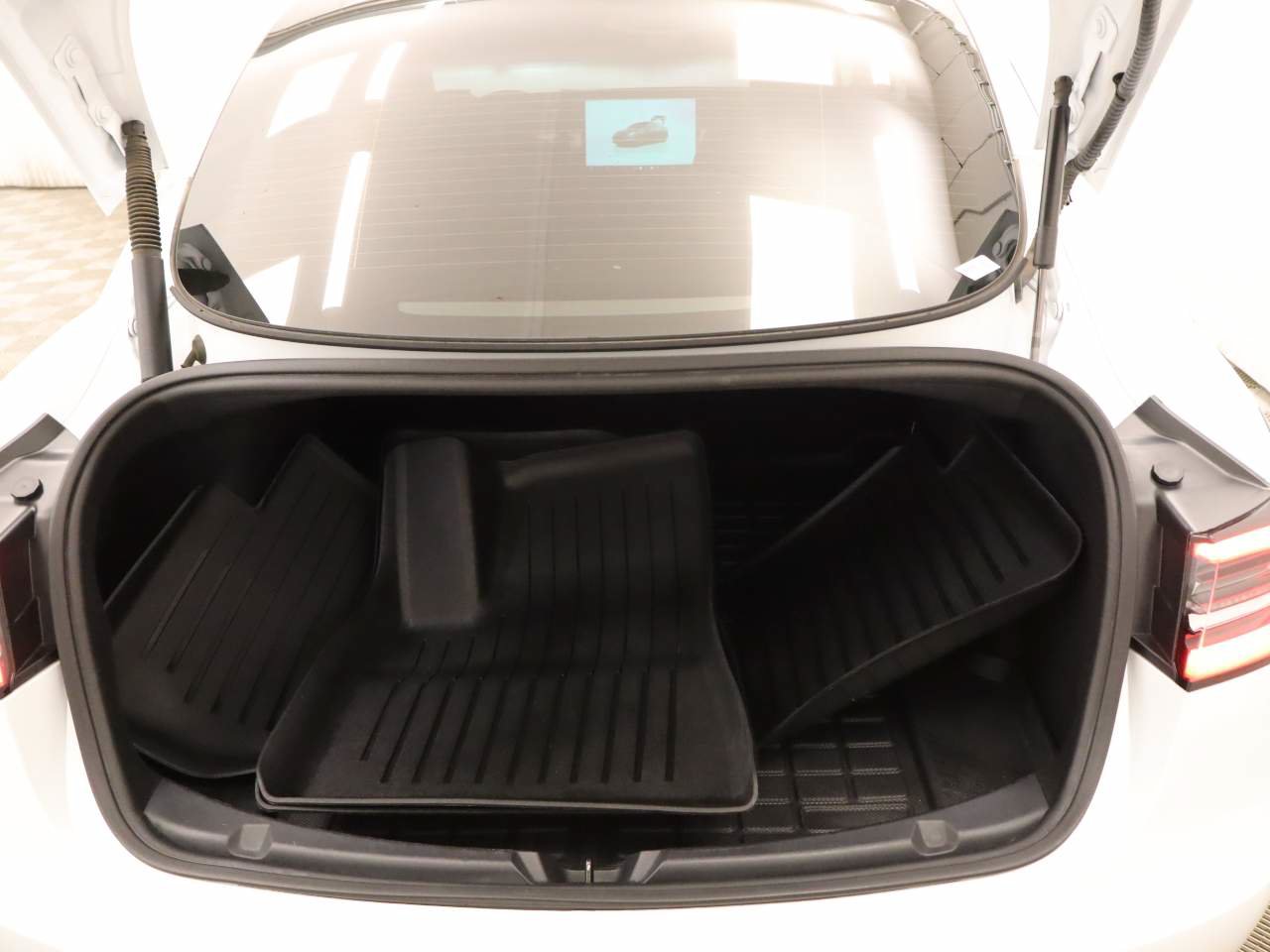 Used 2023 Tesla Model 3 Standard Range RWD image 19