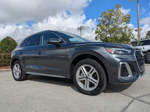 Used 2025 Audi Q5 e Premium Plus image 2