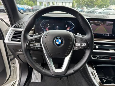 Used 2025 BMW X5 xDrive50e AWD/4WD image 16