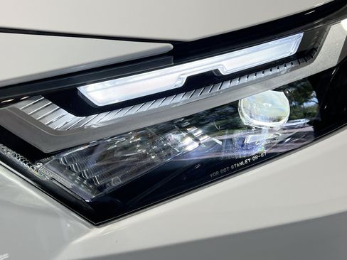 Used 2025 Toyota RAV4 XLE w/ Convenience Package FWD image 12
