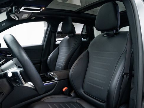 Used 2025 Mercedes-Benz GLC 350e 4MATIC image 18