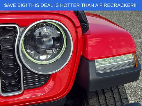 Used 2025 Jeep Wrangler Unlimited Sahara AWD/4WD image 9