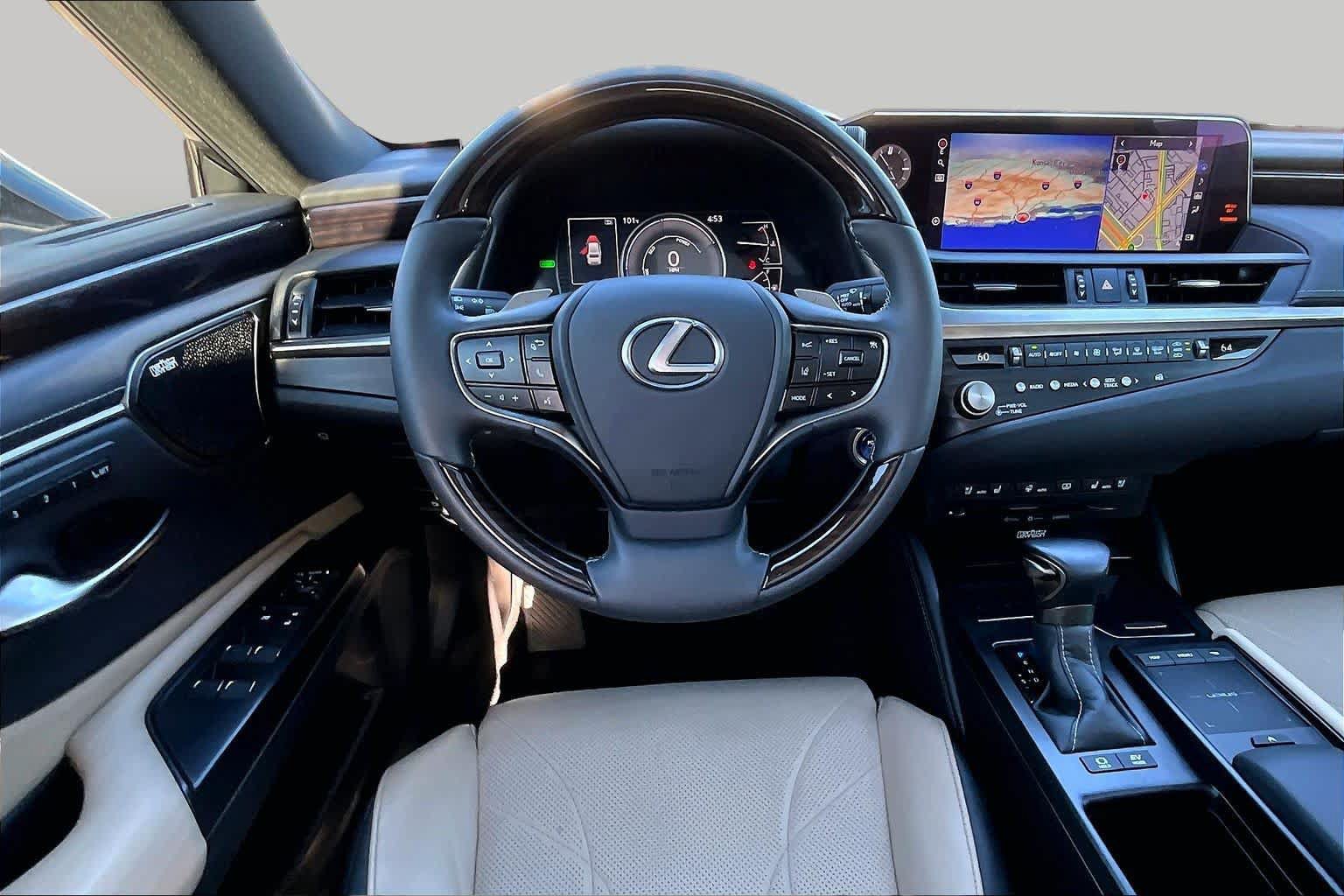 Used 2021 Lexus ES 300h w/ Accessory Package FWD image 5
