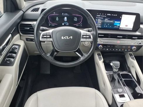 Used 2024 Kia Telluride S w/ S Sunroof Package FWD image 6