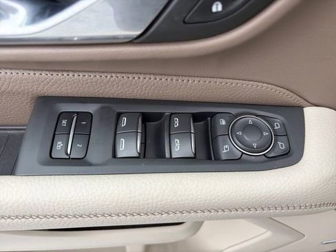 Used 2021 GMC Yukon Denali image 4