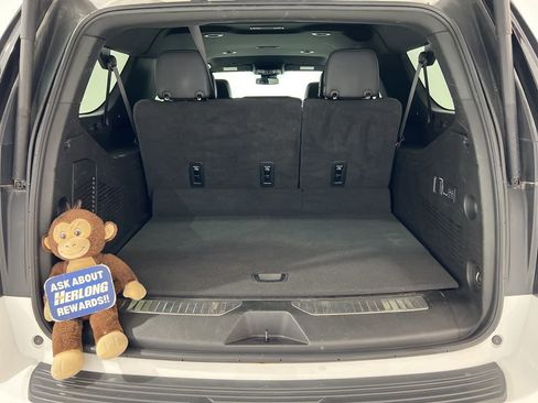 Used 2024 Chevrolet Suburban Premier RWD image 24