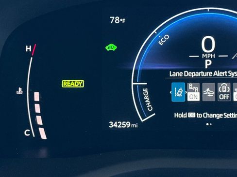 Used 2025 Toyota Camry SE FWD image 29