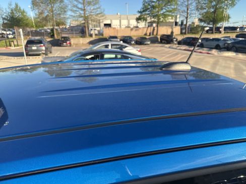 Used 2024 Chevrolet Colorado LT w/ LT Convenience Package image 9