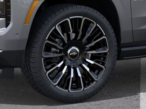 New 2026 Chevrolet Suburban High Country AWD/4WD image 37
