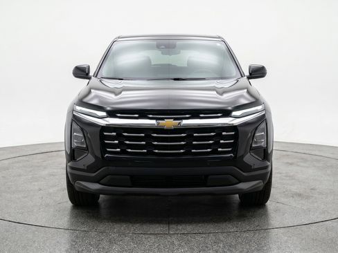 Used 2025 Chevrolet Equinox LT FWD image 2