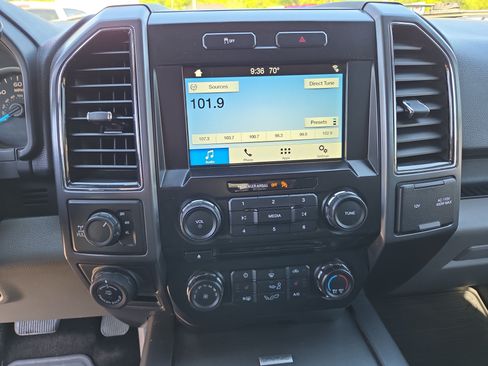 Used 2017 Ford F150 XLT w/ Equipment Group 302A Luxury AWD/4WD image 27