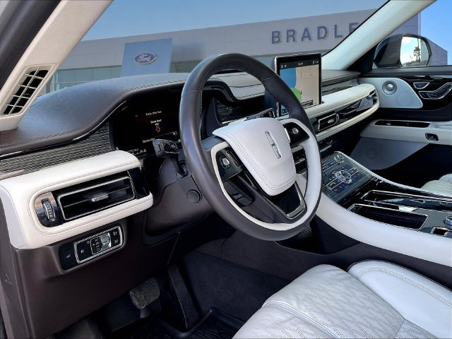 Used 2023 Lincoln Aviator Black Label AWD/4WD image 19