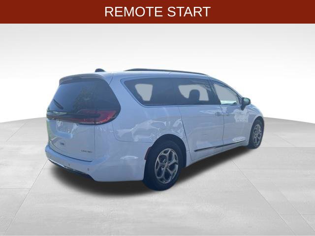 Used 2023 Chrysler Pacifica Limited FWD image 7