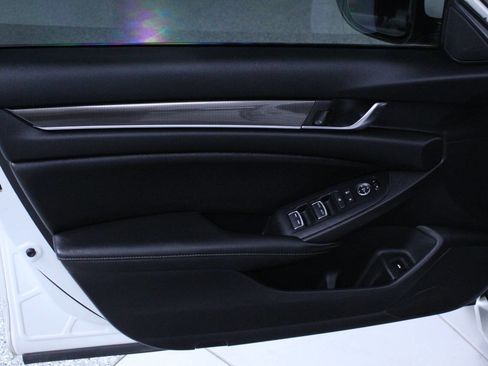 Used 2020 Honda Accord Sport image 14