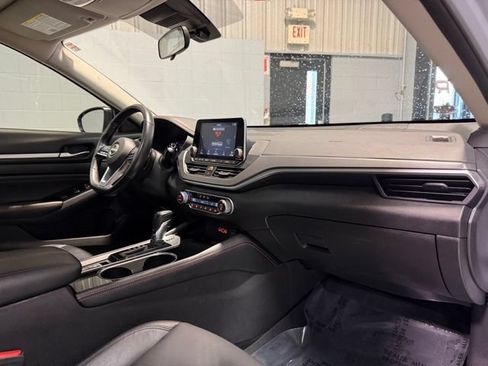 Used 2023 Nissan Altima 2.5 SR AWD/4WD image 18