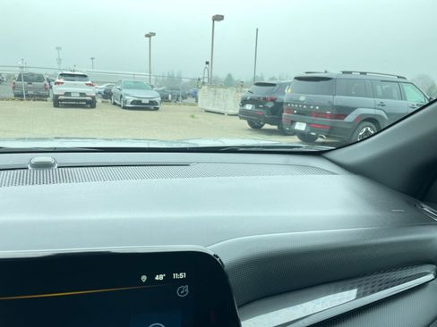 Used 2025 Chevrolet Equinox LT image 35