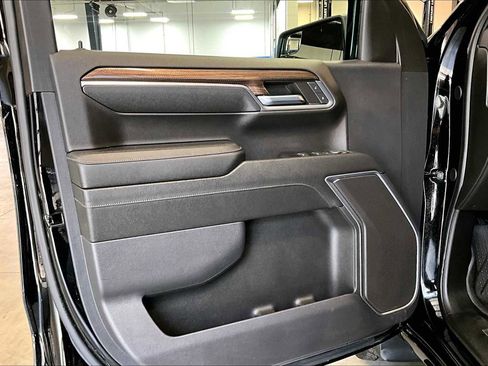 Used 2024 Chevrolet Silverado 1500 RST w/ Z71 Off-Road Package image 9