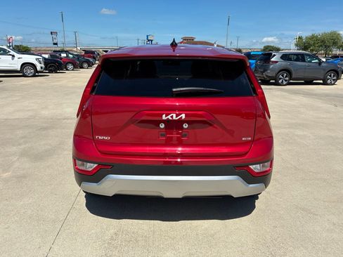 Used 2024 Kia Niro LX FWD image 6