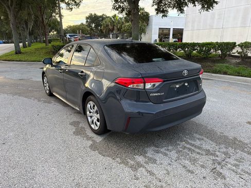 Used 2025 Toyota Corolla LE FWD image 3