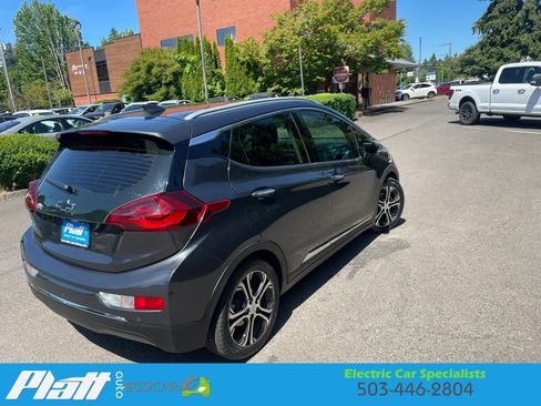 Used 2017 Chevrolet Bolt Premier w/ Driver Confidence II Package FWD image 11